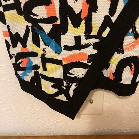 Marilyn Monroe Graffiti Dress - Picture 2 of 12